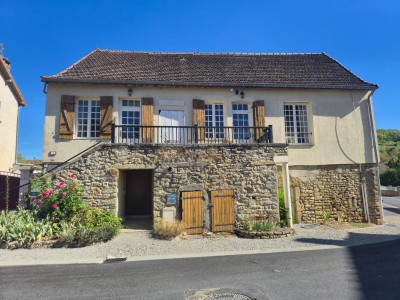 Maison de caractére A VENDRE - PARIS L HOPITAL - 107 m2 - 159 000 &euro;