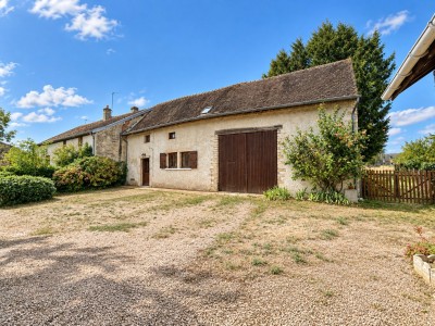 Maison en pierres avec grange et vaste jardin A VENDRE - GIGNY SUR SAONE - 100 m2 - 198 000 &euro;