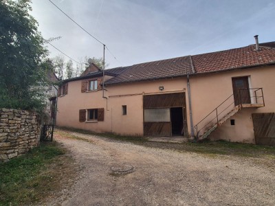 MAISON DE VILLE AVEC DÉPENDANCE A VENDRE - COUCHES - 75.95 m2 - 77 000 &euro;