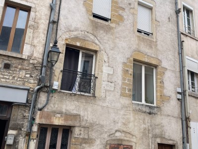 BEAUNE CENTRE - T2 Bis  DUPLEX AVEC MEZZANINE A VENDRE - BEAUNE - 32.37 m2 - 142 000 &euro;