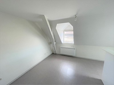STUDIO A LOUER - CHALON SUR SAONE - 13.58 m2 - 349 &euro; charges comprises par mois