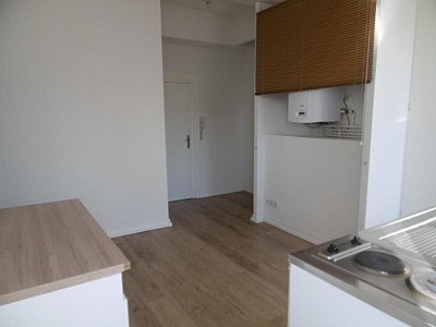 APPARTEMENT T1 A LOUER - PARAY LE MONIAL - 23.4 m2 - 385 &euro; charges comprises par mois