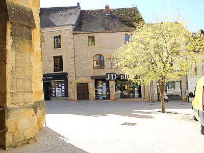 APPARTEMENT T4 A LOUER - PARAY LE MONIAL - 111.41 m2 - 542 &euro; charges comprises par mois