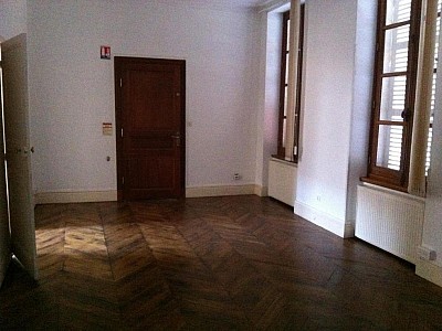 MAISON A LOUER - BEAUNE 2 BOULEVARD FOCH - 53.36 m2 - 511€ charges comprises par mois