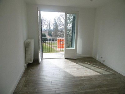 APPARTEMENT T2 A LOUER - PARAY LE MONIAL - 52.2 m2 - 435€ charges comprises par mois