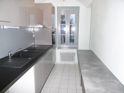 APPARTEMENT T3 A LOUER - PARAY LE MONIAL QUARTIER HISTORIQUE - 51,1 m2 - 474 € charges comprises par mois