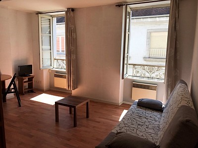 STUDIO A LOUER - CHALON SUR SAONE - 28.21 m2 - 338€ charges comprises par mois