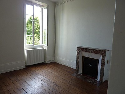 APPARTEMENT T4 A LOUER - AUTUN PROCHE CENTRE - 90 m2 - 595€ charges comprises par mois