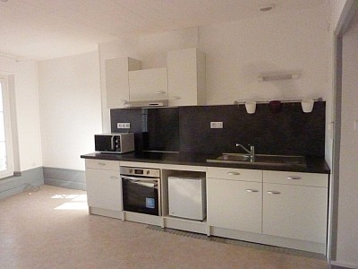 STUDIO A LOUER - AUTUN - 30 m2 - 295 &euro; charges comprises par mois