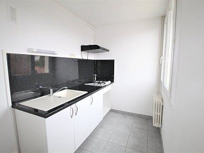 APPARTEMENT T2 A LOUER - CHALON SUR SAONE QUARTIER BELLEVUE - 37 m2 - 475€ charges comprises par mois