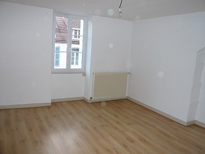 APPARTEMENT T4 A LOUER - CHAGNY Centre-Ville - 89.92 m2 - 605€ charges comprises par mois