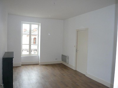 APPARTEMENT T2 BIS A LOUER - CHAGNY - 62.07 m2 - 560�&euro; charges comprises par mois