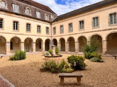 APPARTEMENT T2 A LOUER - AUTUN EN CENTRE VILLE - 43.92 m2 - 432€ charges comprises par mois