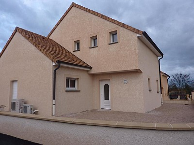 MAISON A LOUER - CHATENOY EN BRESSE - 122.97 m2 - 1 100 &euro; charges comprises par mois