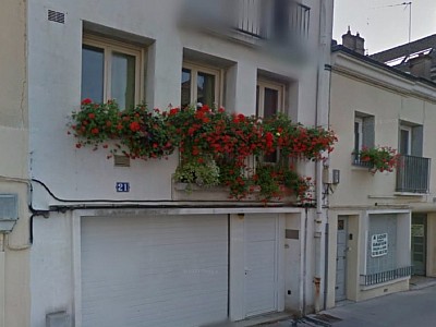 GARAGE A LOUER - CHALON SUR SAONE - 10 m2 - 87 &euro; charges comprises par mois