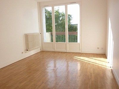 APPARTEMENT T3 A LOUER - CHALON SUR SAONE - 57.72 m2 - 536€ charges comprises par mois