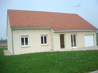 MAISON A LOUER - LOUHANS - 99 m2 - 735€ charges comprises par mois
