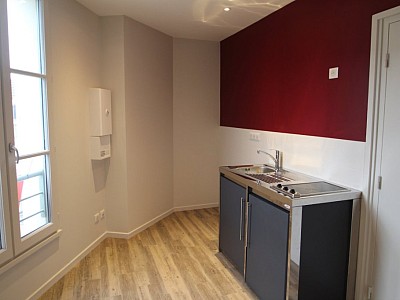 APPARTEMENT T1 A LOUER - BEAUNE 59 FAUBOURG BRETONNIERE - 25.94 m2 - 520€ charges comprises par mois