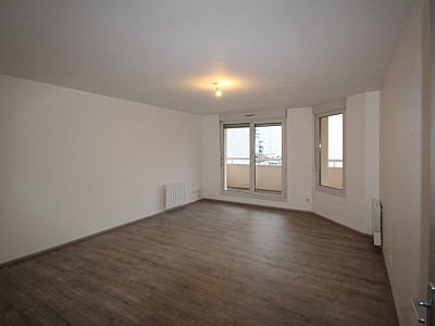 APPARTEMENT T3 A LOUER - CHALON SUR SAONE - 69 m2 - 790�&euro; charges comprises par mois