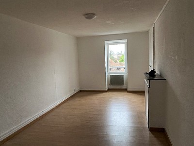 APPARTEMENT T3 A LOUER - LOUHANS - 55 m2 - 405 € charges comprises par mois