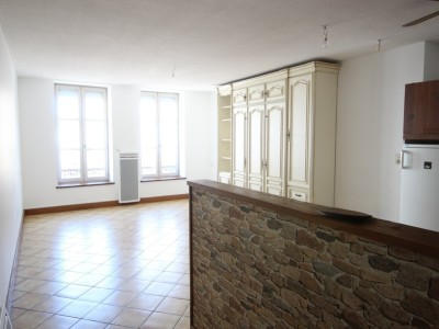 APPARTEMENT T2 A LOUER - LOUHANS - 62 m2 - 490 &euro; charges comprises par mois