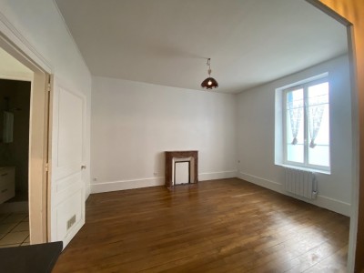 APPARTEMENT T2 A LOUER - CHALON SUR SAONE - 42.45 m2 - 525 &euro; charges comprises par mois
