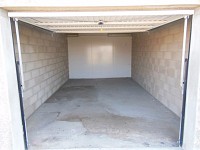 GARAGE SOL BETON - 20m2 A LOUER - AUXONNE - 120 &euro; charges comprises par mois