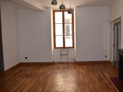 Immeuble Appartement et local commercial A VENDRE - ARNAY LE DUC - 84 m2 - 64 000 €