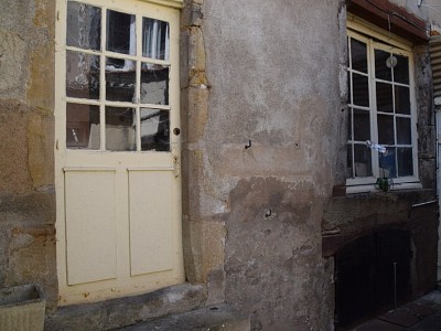 Immeuble Appartement et local commercial A VENDRE - ARNAY LE DUC - 84 m2 - 59500 €