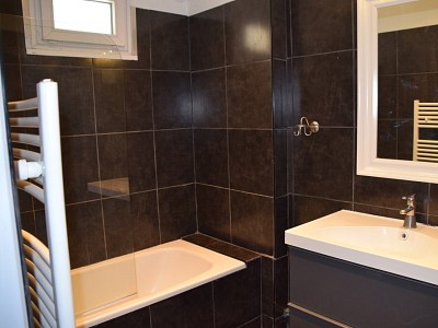 Immeuble Appartement et local commercial A VENDRE - ARNAY LE DUC - 84 m2 - 59500 €