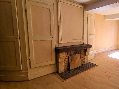 IMMEUBLE DE RAPPORT A VENDRE - ST JEAN DE LOSNE - 130 m2 - 180000 €