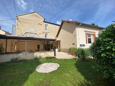 Hotel et restaurant A VENDRE - PARAY LE MONIAL - 692 m2 - 387000 € 