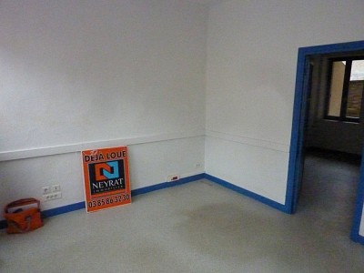 LOCAL COMMERCIAL A LOUER - AUTUN - 32 m2 - 315 € HC par mois