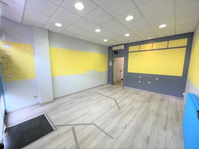 LOCAL COMMERCIAL A LOUER - CHALON SUR SAONE - 40 m2 - 585 € HC par mois