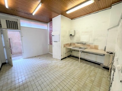 LOCAL COMMERCIAL A LOUER - CHALON SUR SAONE - 40 m2 - 585 € HC par mois