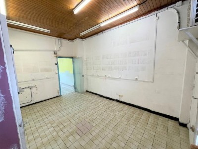 LOCAL COMMERCIAL A LOUER - CHALON SUR SAONE - 40 m2 - 585 € HC par mois