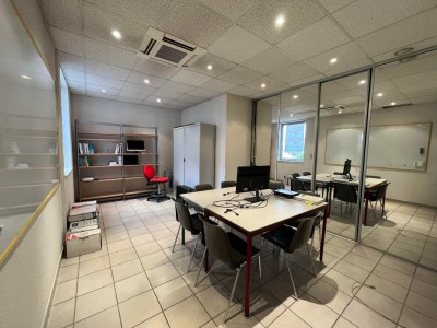 LOCAL COMMERCIAL A VENDRE - BEAUNE - 162 m2 - 290000 € 