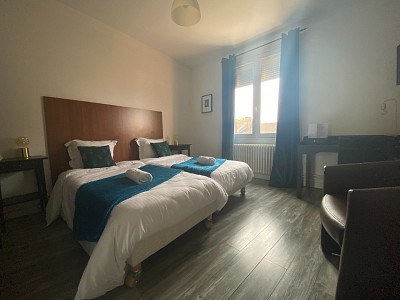 Hotel et restaurant A VENDRE - PARAY LE MONIAL - 692 m2 - 387000 € 