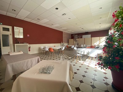 Hotel et restaurant A VENDRE - PARAY LE MONIAL - 692 m2 - 387000 € 