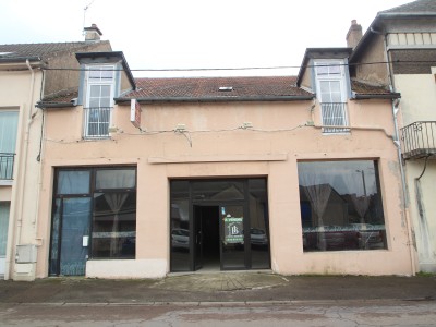 LOCAL D ACTIVITE A VENDRE - AUTUN - 561,89 m2 - 114900 € 