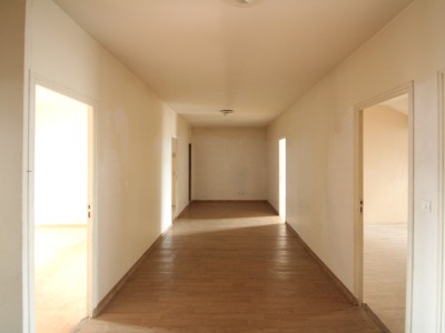 LOCAL D ACTIVITE A VENDRE - AUTUN - 561,89 m2 - 114900 € 