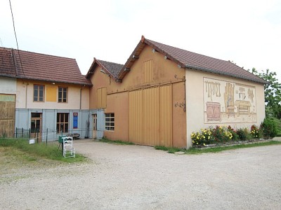 Locaux professionnels A VENDRE - LOUHANS - 550 m2 - 139500 € 