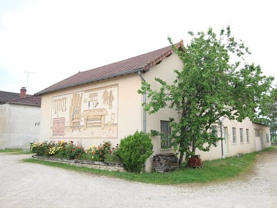 Locaux professionnels A VENDRE - LOUHANS - 550 m2 - 139500 € 