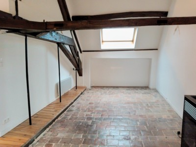 LOFT A LOUER - PARAY LE MONIAL - 81,3 m2 - 650 € charges comprises par mois