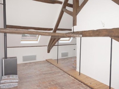 LOFT A LOUER - PARAY LE MONIAL - 81,3 m2 - 650 € charges comprises par mois