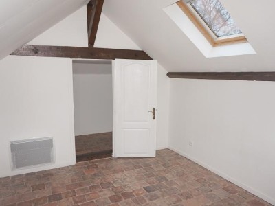 LOFT A LOUER - PARAY LE MONIAL - 81,3 m2 - 650 € charges comprises par mois