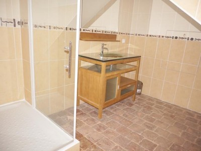 LOFT A LOUER - PARAY LE MONIAL - 81,3 m2 - 650 € charges comprises par mois