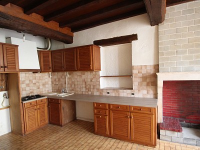 MAISON A LOUER - DEZIZE LES MARANGES - 71,97 m2 - 550 € charges comprises par mois