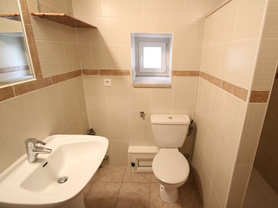 MAISON A LOUER - DEZIZE LES MARANGES - 71,97 m2 - 550 € charges comprises par mois