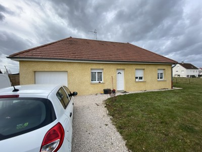 MAISON A LOUER - LOUHANS - 77 m2 - 730 € charges comprises par mois